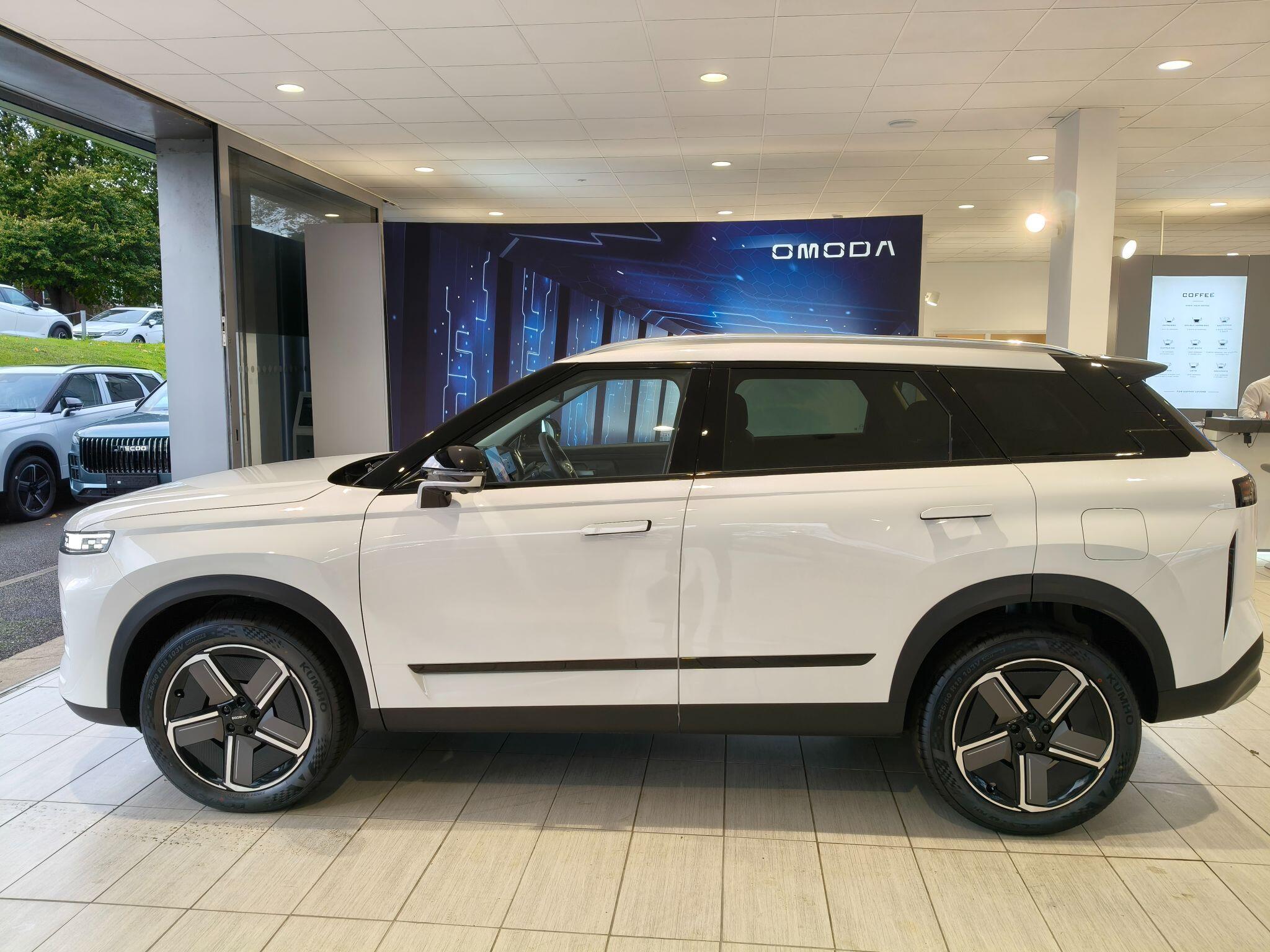 Large vehicle image